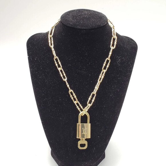 Authentic Louis Vuitton Lock & Key w/ Unbranded Gold Plated Gold Chain Necklace - Picture 11 of 11